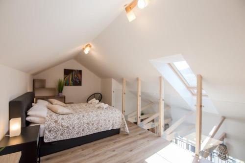Two-Bedroom Apartment - Słoneczna Góra 3 image 8