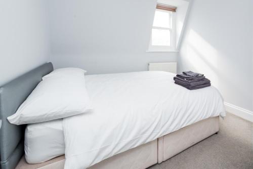 Camden Apartment E/Apartment - image 7