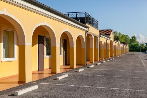 Autohotel Venezia - image 5