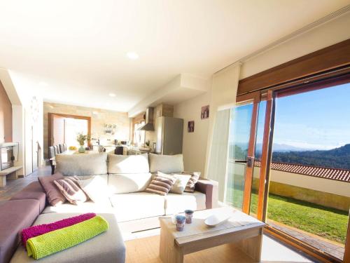 Spacious Holiday Home in Poio Galicia with Swimming Pool