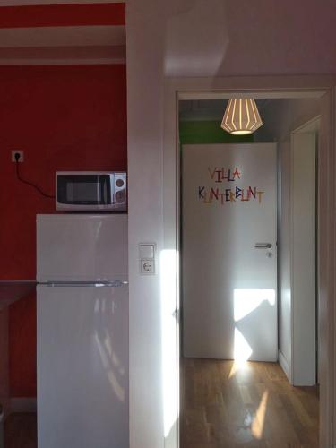 Apartementhaus 2 Kornstraße 898m von Paul-Feller-Straße entfernt