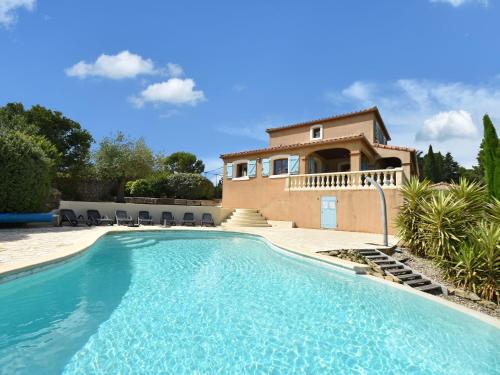 Stunning Villa in Montbrun des Corbi res with Private Pool - Accommodation - Montbrun-des-Corbières