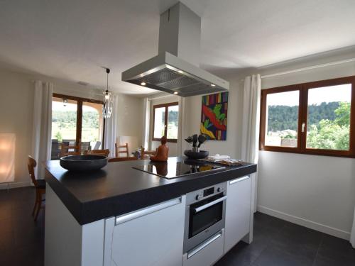 Stunning Villa in Montbrun-des-Corbieres with Private Pool - image 11