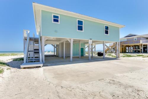 Beachfront Bungalow - image 4