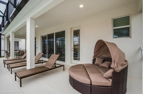 Unique 10 Bedrooms Pool Home Next to Disney World and Universal Studios - image 5