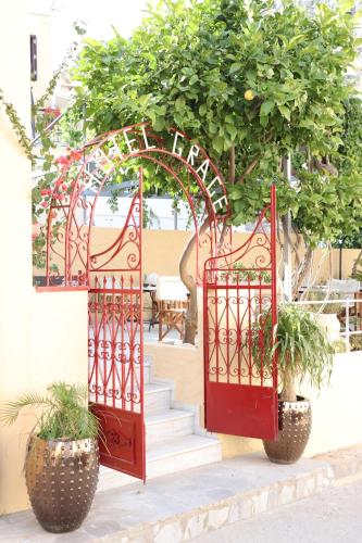 Grace Hotel & Studios 5