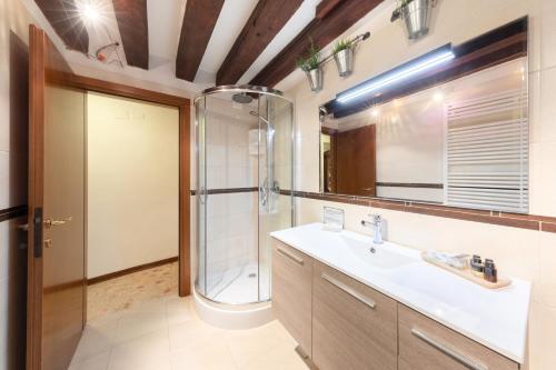 Ca' del Carro Family Apartment - image 6