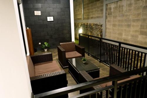 Balcony/terrace, Moment Villa near Maribaya Park