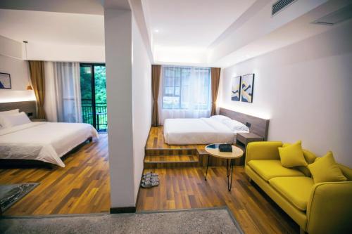 2 bedrooms, 2 beds