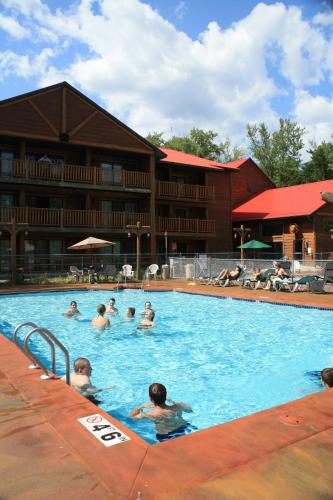 Log Cabins at Meadowbrook Resort