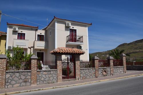  VASILIKOS MESONETES in Petra