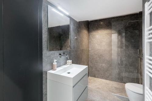 Winsome City Apartment - main image