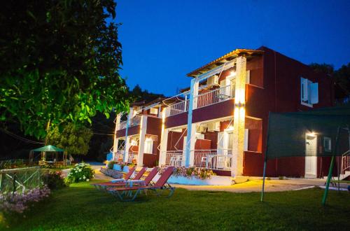 Exterior view, Sunset Apartments in Perdika