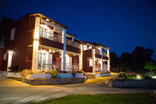 Entrance, Sunset Apartments in Perdika