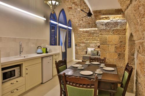 מתקני המלון, Alma in עכו