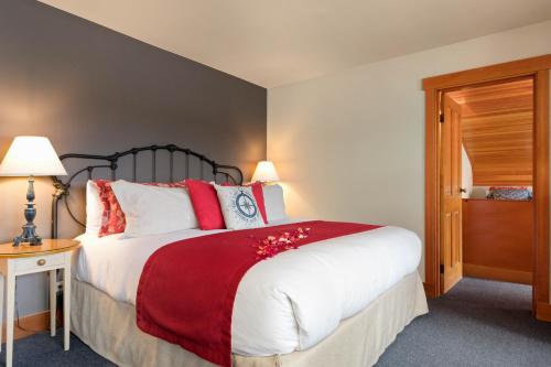 203667763 La Conner Channel Lodge