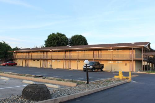 Menifee Inn - image 7