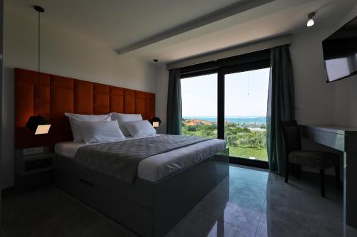 Deluxe Twin Room with Sea View