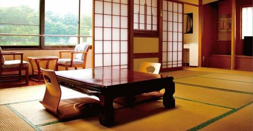 8 futon beds