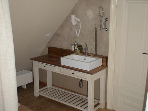 B&B 1669 - image 7