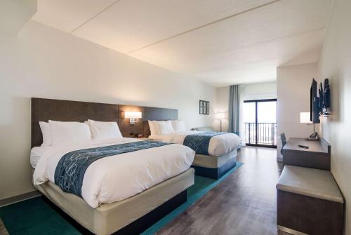 Comfort Inn & Suites - image 9