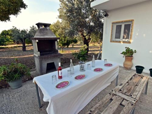  White Villa in Pastida