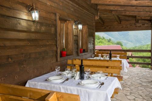 Ресторан, Etno Village Vojnik in Андрієвиця