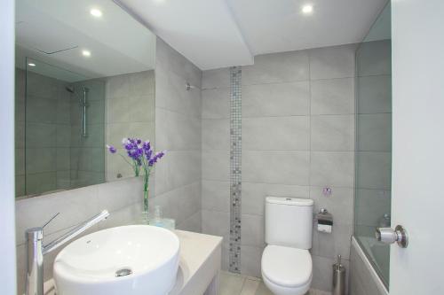 Limanaki Beach Hotel - image 5