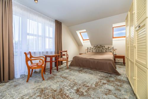 Superior Double Room with Balcony image 10