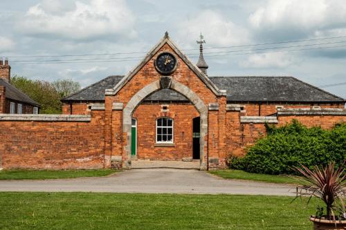 Iekārtas, Prince Rupert House at The Red House Estate in Moor Monkton