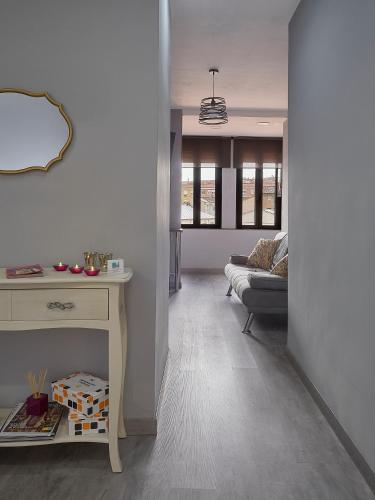 Apartment completely renovated in October 2018 - image 4