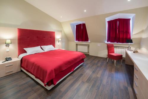 LoveHotel Landorff Stop at Hotel Landorff to discover the wonders of Saint Petersburg. The hotel offers guests a range of services and amenities designed to provide comfort and convenience. Service-minded staff will wel