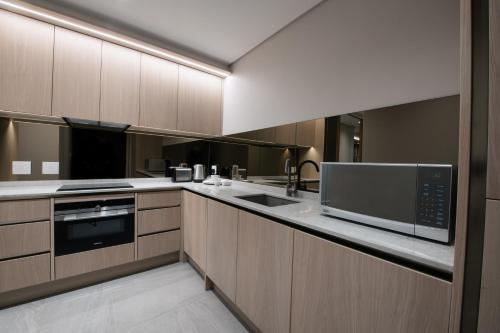 Kitchen, Houghton Executive Suites (Self Catering Apartments) in Johannesburg City Centre