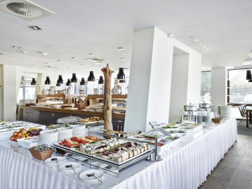 VacationClub – Marine Hotel Apartament 621 - image 2