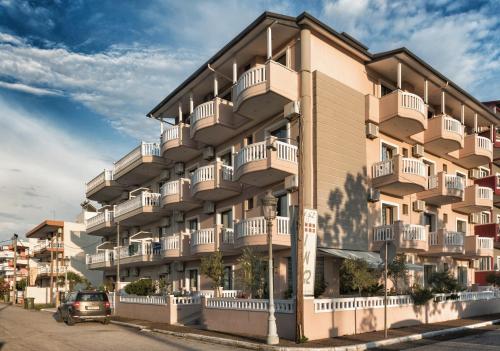  INO Luxury Rooms in Paralia