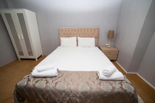 Economy Double Room image 5