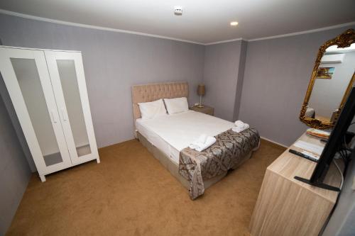 Economy Double Room image 4