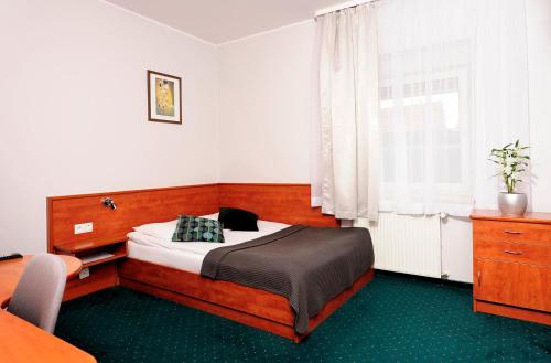 Hotel Preemier - image 4