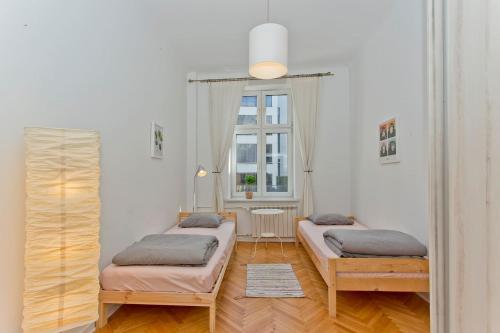 Charming And Bright- Golden Apartments- Old Town