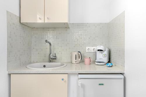 Apartment with Sea View image 3