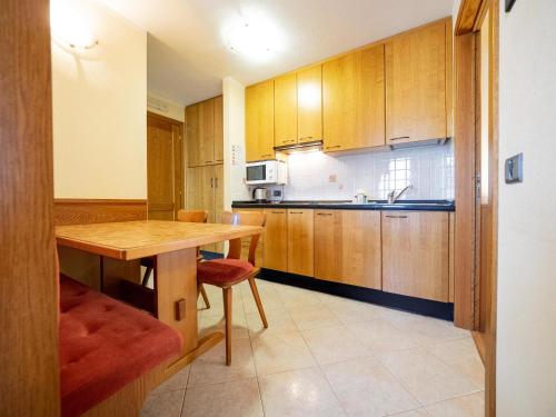 Two-Bedroom Apartment image 6
