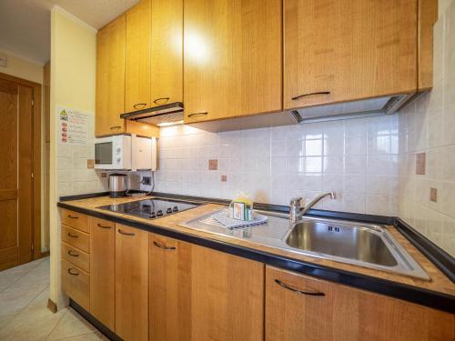 One-Bedroom Apartment image 4