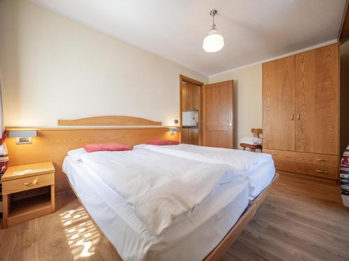 Superior Two-Bedroom Apartment image 7