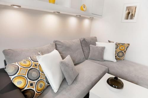 Bright And Charming- Golden Apartments- Old Town