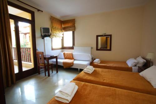 Aigon Hotel - image 12