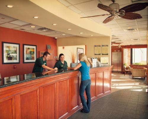 Előcsarnok, The Oceanfront Inn - Virginia Beach in Virginia Beach (Virginia)