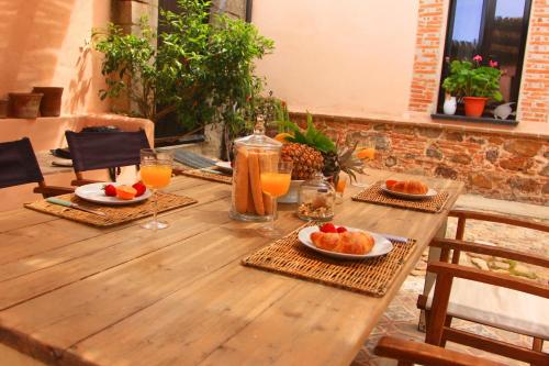 Is Scabas Guestrooms in Solarussa