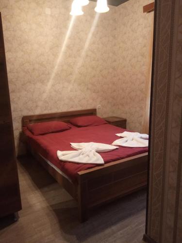 2 twin beds