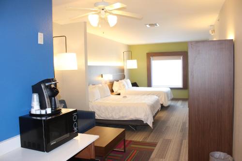 Holiday Inn Express Hotel & Suites Mansfield, an IHG Hotel