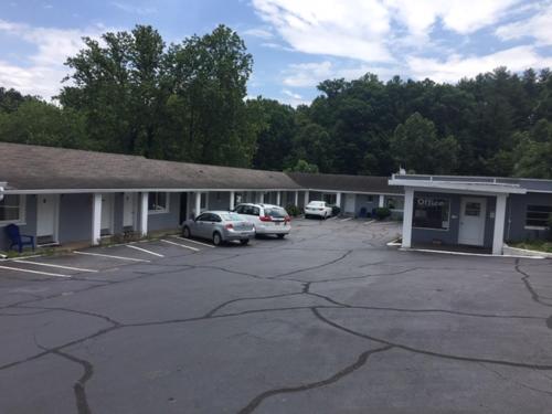 Eksterijer hotela, Hilltop Inn in Franklin (NC)